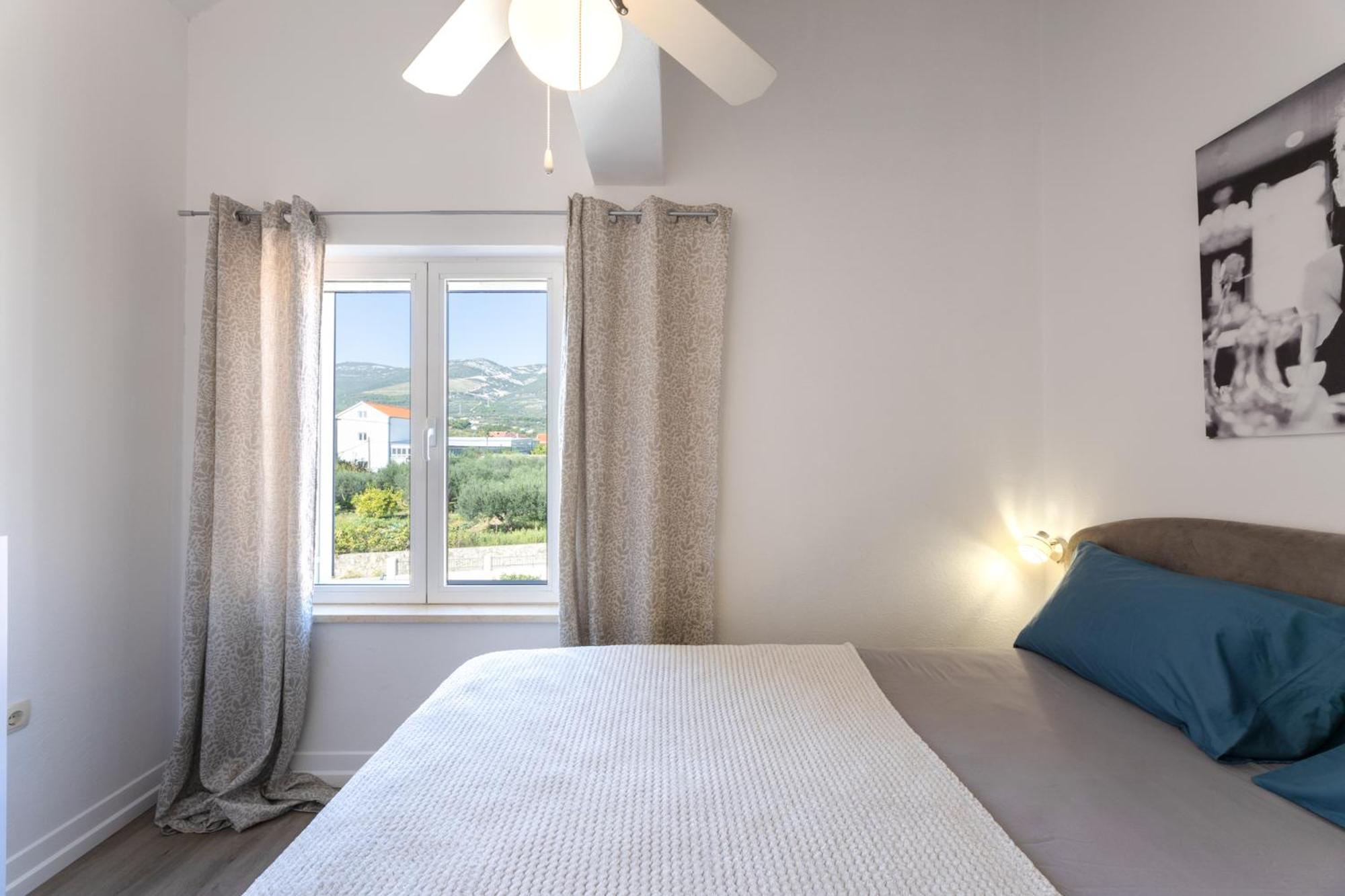 Apartmant With Pool 8 Kastela Exterior photo